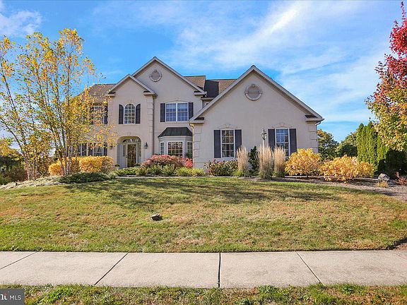 2nd image of 3364 Harwood Ln