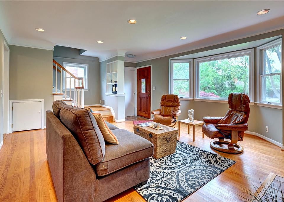 1st image of 1584 Marian Ave