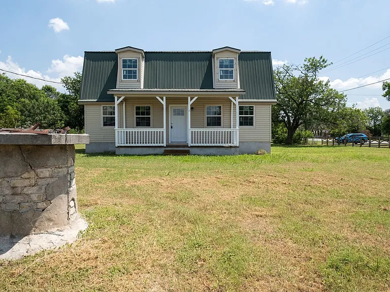 13902 FM 812 Rd — Photo 1