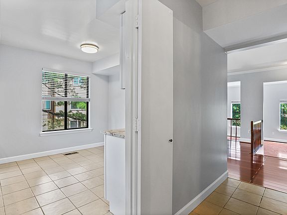 4th image of 10667 Muirfield Dr