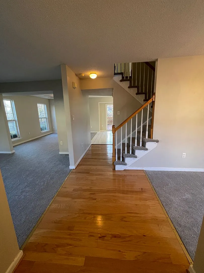 Building Photo - 7806 Fern Hollow Dr
