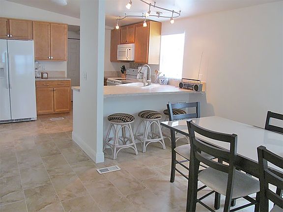 5th image of 1311 San Miguel Ln