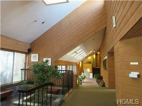 1 Fountain Ln, Scarsdale, NY 10583
