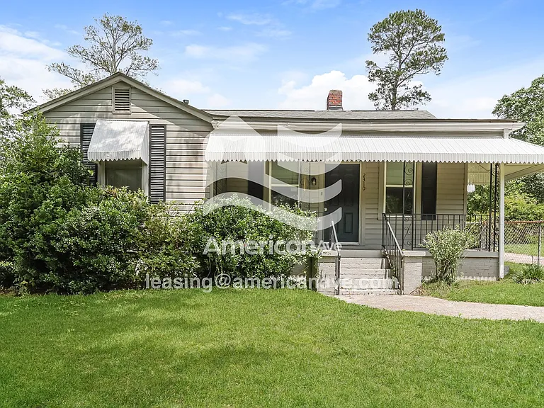 1443744_001_front_view_1.jpg