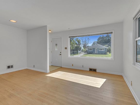 5th image of 371 17th St