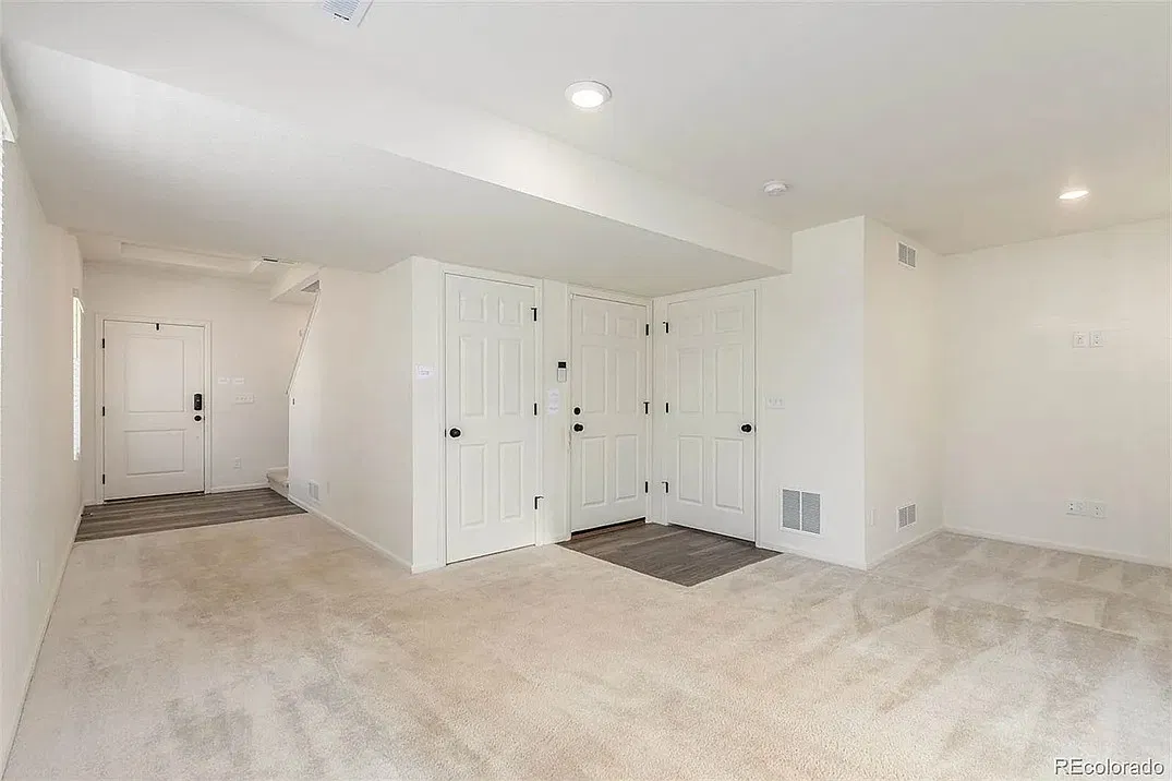 3 bed, 2258 sqft, $3,100 — Photo 4