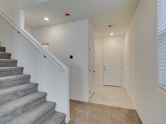 4th image of 9127 Vesey Ave