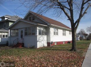 2028 Summer St, Burlington, IA 52601