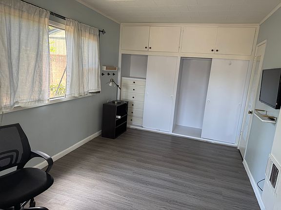 4th image of 807 Adelaine Ave