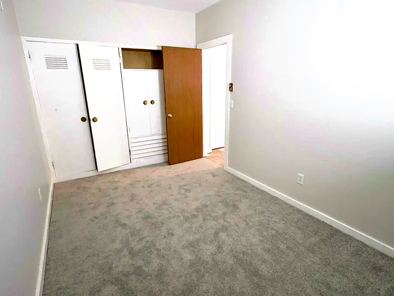Cambridge Manor — Photo 16