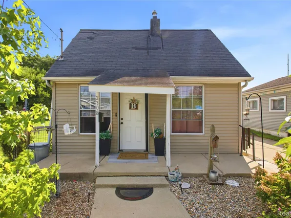 2308 Rheamount Ave, Lansing, MI 48906