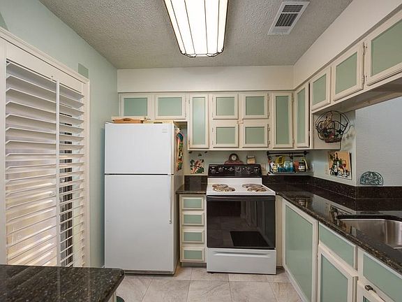 4th image of 2323 Kennington Dr APT C