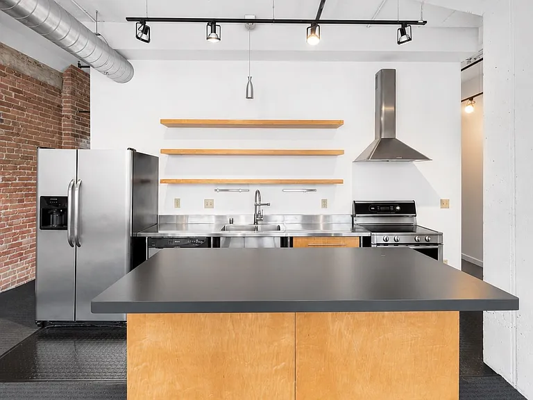 103 E Sprague Ave #201 — Photo 5