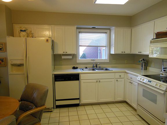 4th image of 5201 Fairway Ave APT 25
