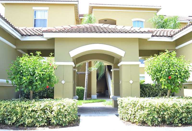 1st image of 5090 Fairways Cir Unit 302