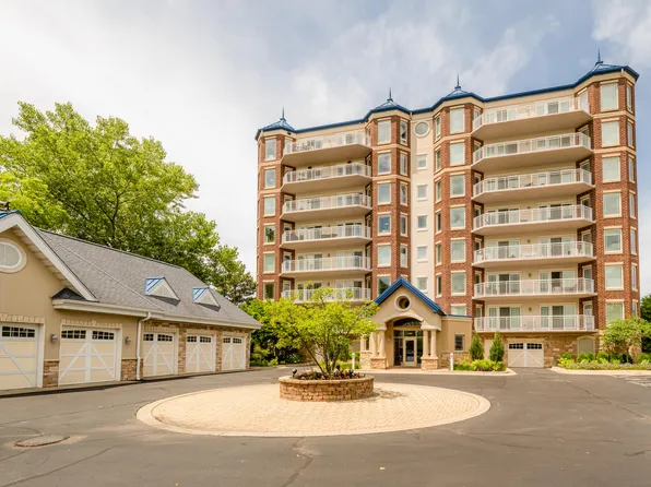 200 Lake St Unit 2C, Saint Joseph, MI 49085