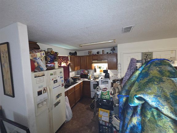 2nd image of 501 W Fannin St