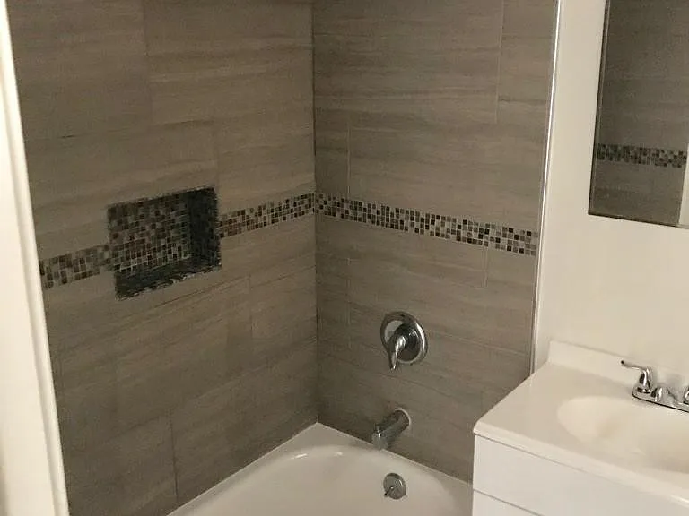 1360 S Burlington Ave #204 — Photo 5