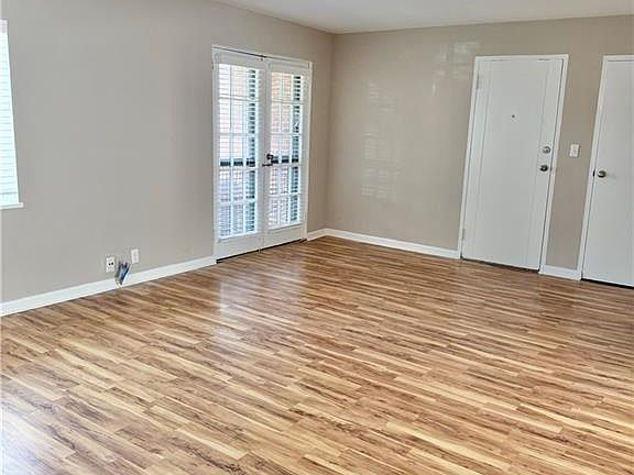 5th image of 1381 Normandy Dr NE APT 4