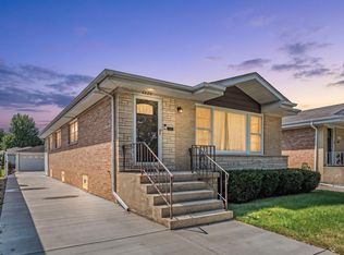 6820 N Sauganash Ave, Chicago, IL 60646