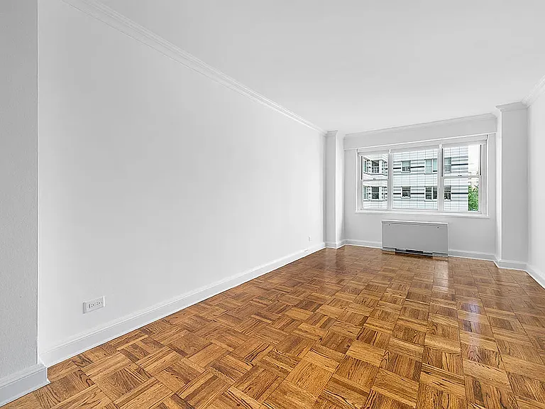 215 E 68th St #7R — Photo 7
