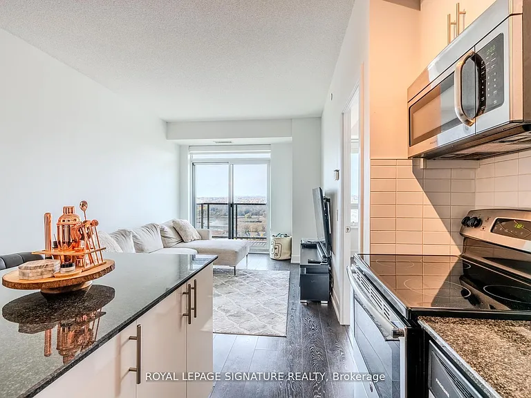 1215 Bayly St #Penthouse 206 — Photo 5