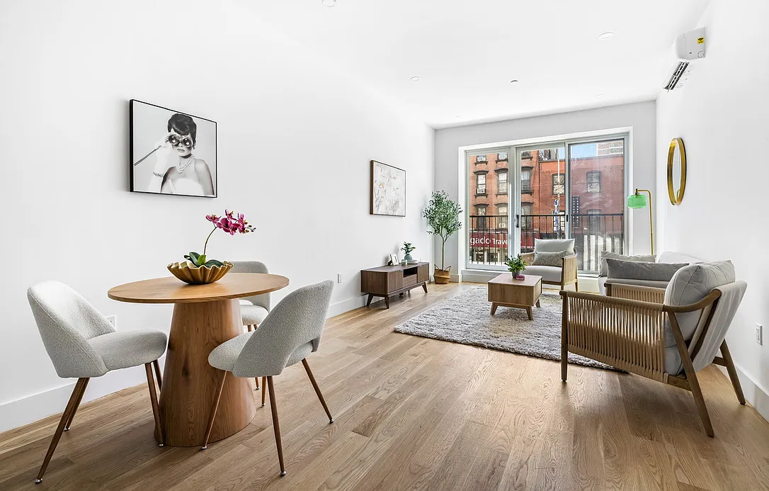 106 Graham Avenue — Photo 3