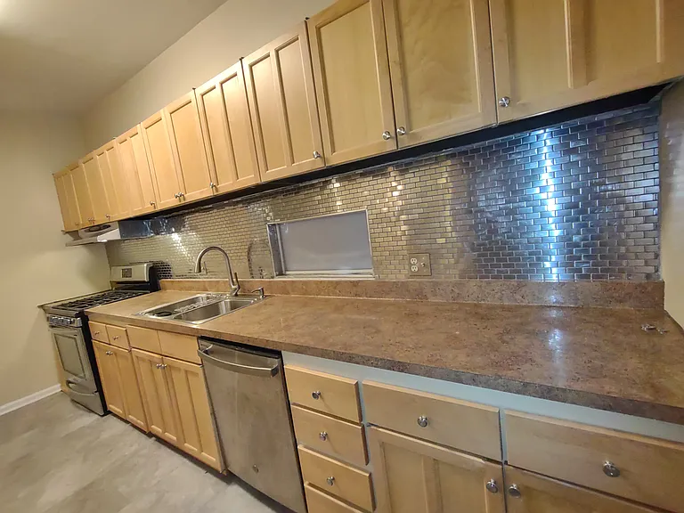 4325 Maryland Ave — Photo 27