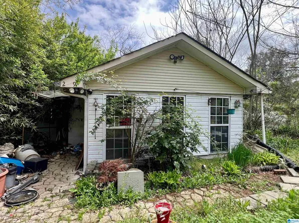 1249 Sultania Dr, Mount Olive, AL 35117