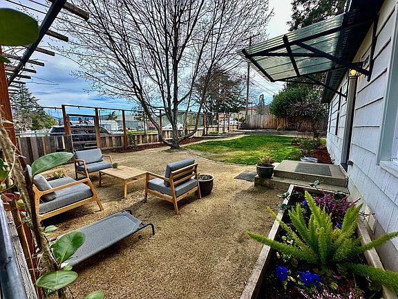 2nd image of 373 Wightman St #1