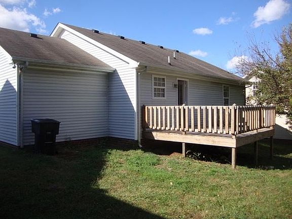 3rd image of 1810 Lucille Ln