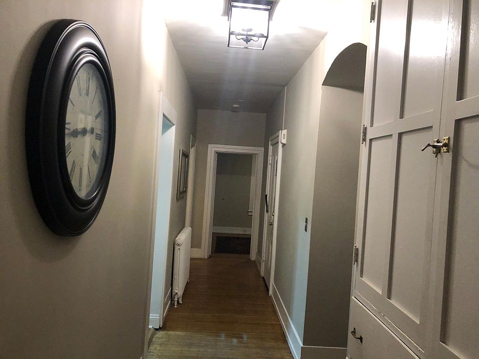 2nd image of 372 Castle St APT 4