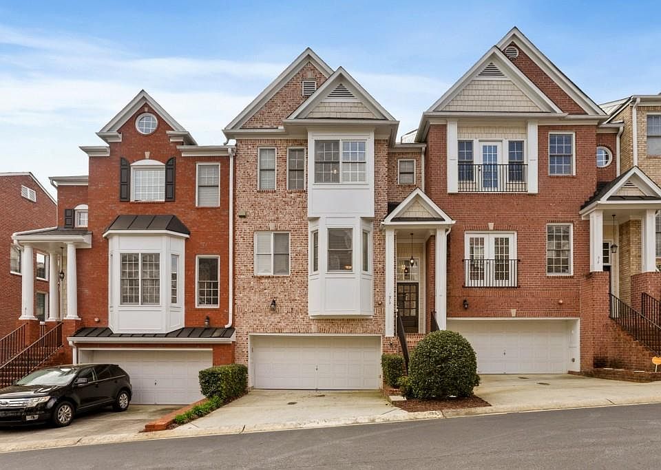 1st image of 313 Creekbank Way SE