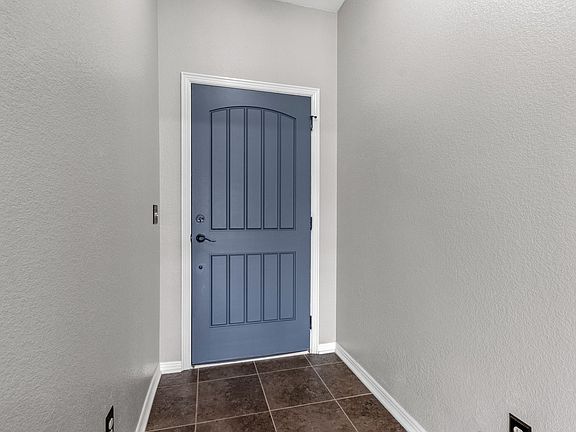 5th image of 1166 S Blue Willow Ave