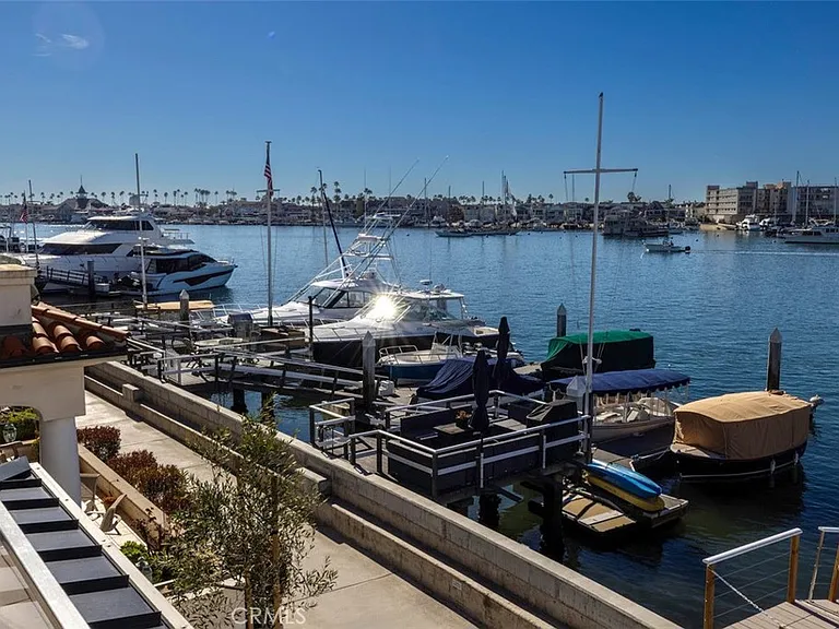 130 S Bay Front — Photo 49