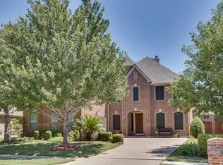 6860 Shoreway Dr, Grand Prairie, TX 75054