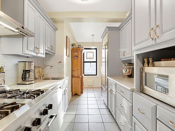 4th image of 35 W 92nd St #5D