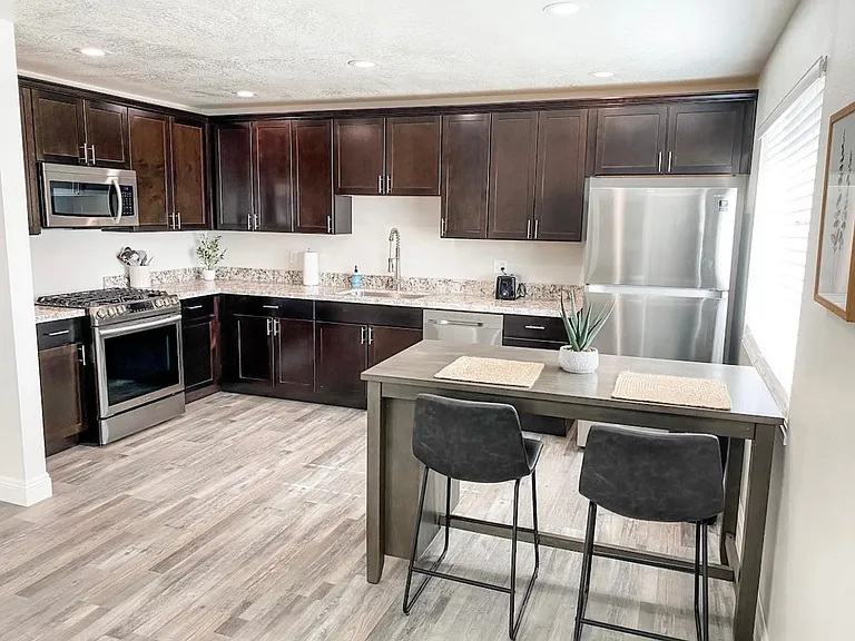 812 N Fairview St — Photo 6
