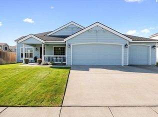 2527 W 33rd Pl, Kennewick, WA 99337