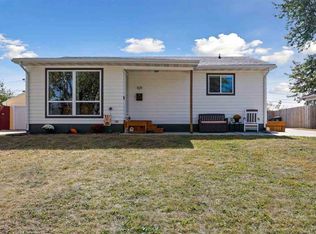 1129 Clifton St NE, Cedar Rapids, IA 52402