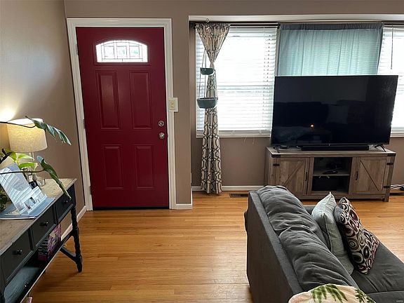 2nd image of 13 Mariknoll Dr