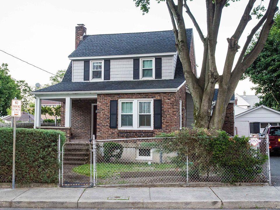 1st image of 10 Fort Putnam St