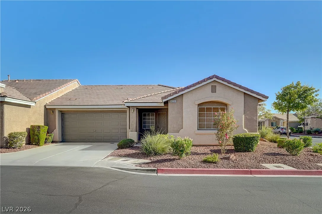 3 bed, 2.0 bath, 1234 sqft, $1,875 — Photo 2
