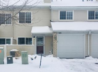 571 Mission Hills Way W, Chanhassen, MN 55317