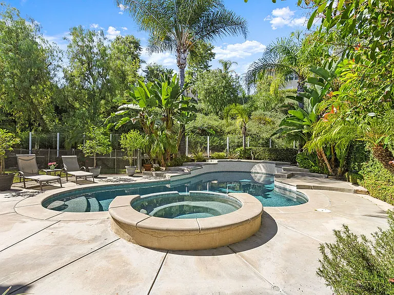 25785 Middle Ridge Ln — Photo 32