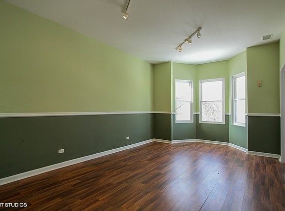 2nd image of 8411 S Escanaba Ave #1
