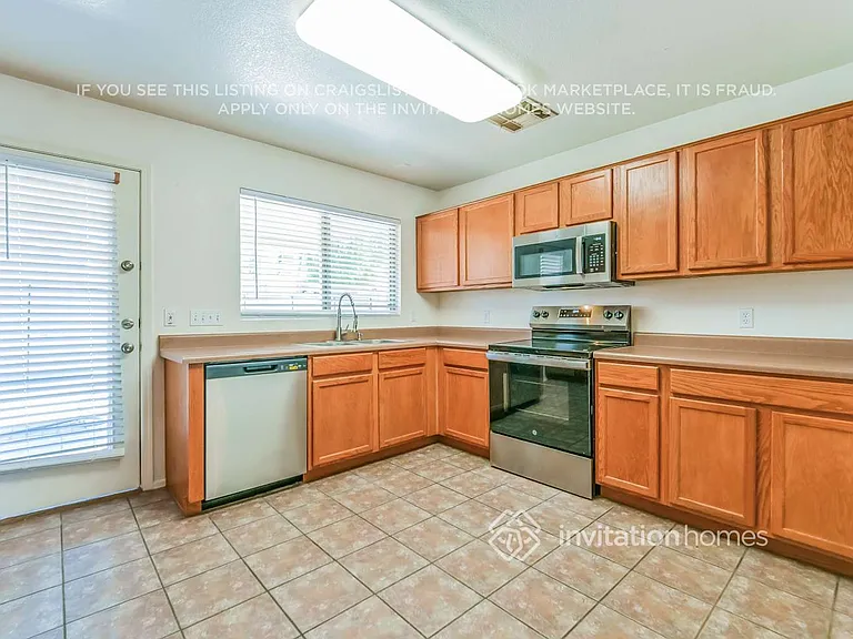 954 E Pima Ave — Photo 7