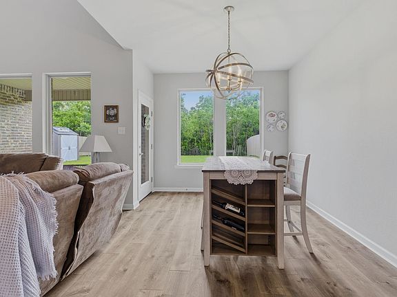 5th image of 2424 Reserve Dr