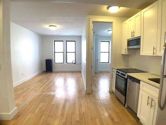 2nd image of 2025 Regent Pl APT B3