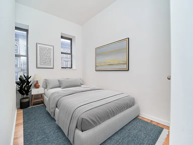 150 Manhattan Ave #3B — Photo 1